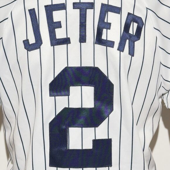 Vintage Derek Jeter #2 Majestic Jersey - Yankees Home Pin Stripes Sewn Size S - Picture 8 of 12